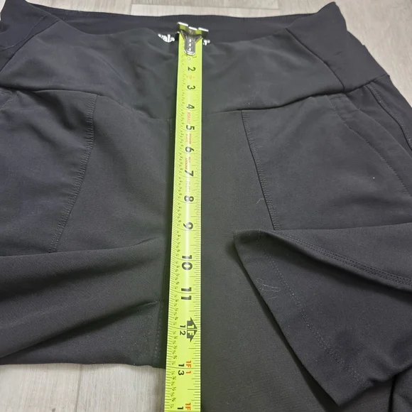 Avalanche Women's Sleek Black Cropped Pants - Picture 9 of 10